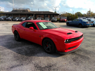 Красный dodge Demon srt