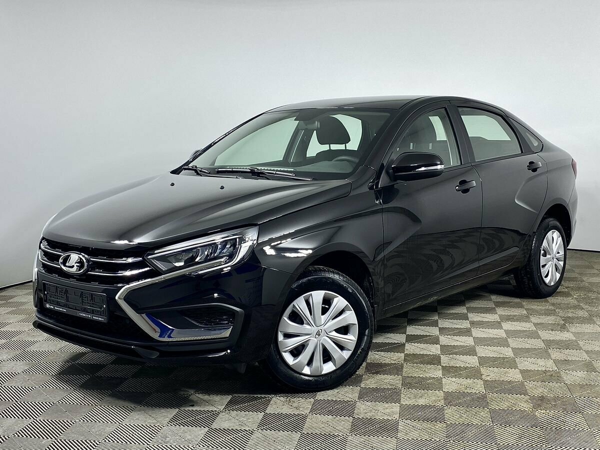 Редкую новую Lada Vesta показали на фото