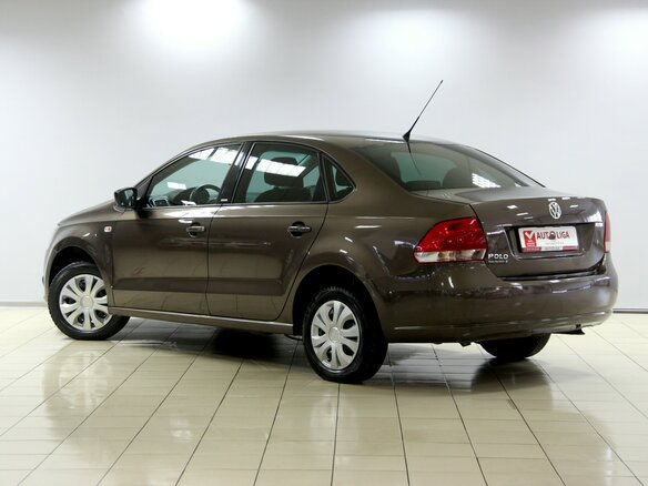 2014 Volkswagen Polo V, коричневый - вид 3