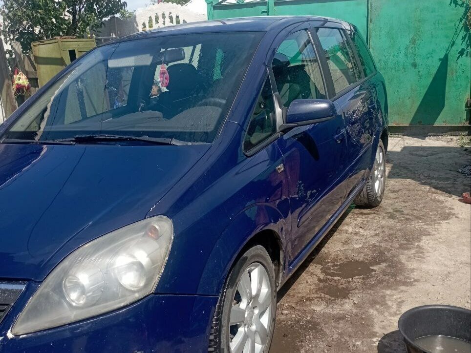 Opel Zafira b 2006