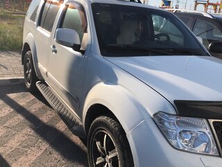 2011 Nissan Pathfinder III Рестайлинг, белый, 1000000 рублей, вид 1