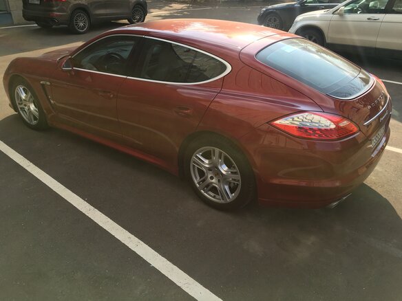 2011 Porsche Panamera 4S I, красный - вид 3