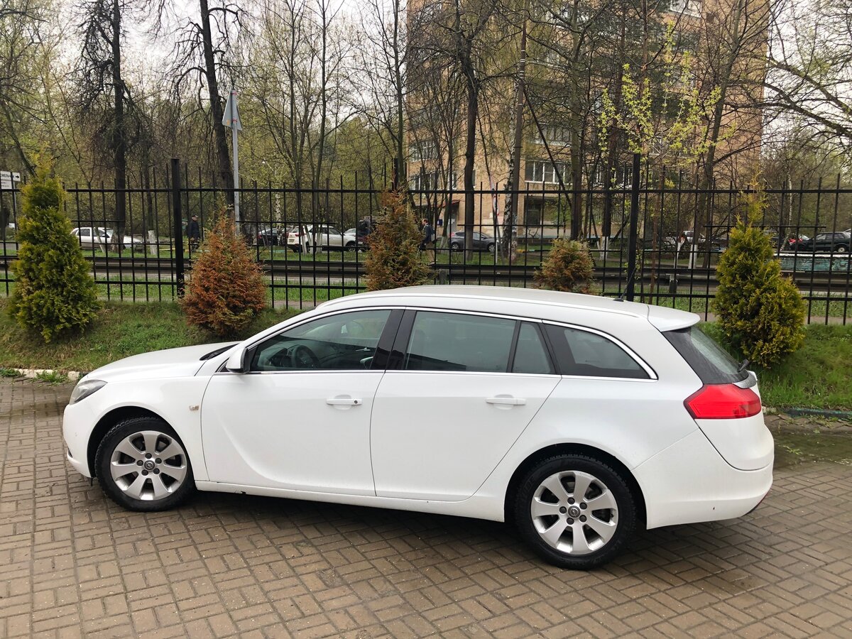 Опель инсигния универсал размеры