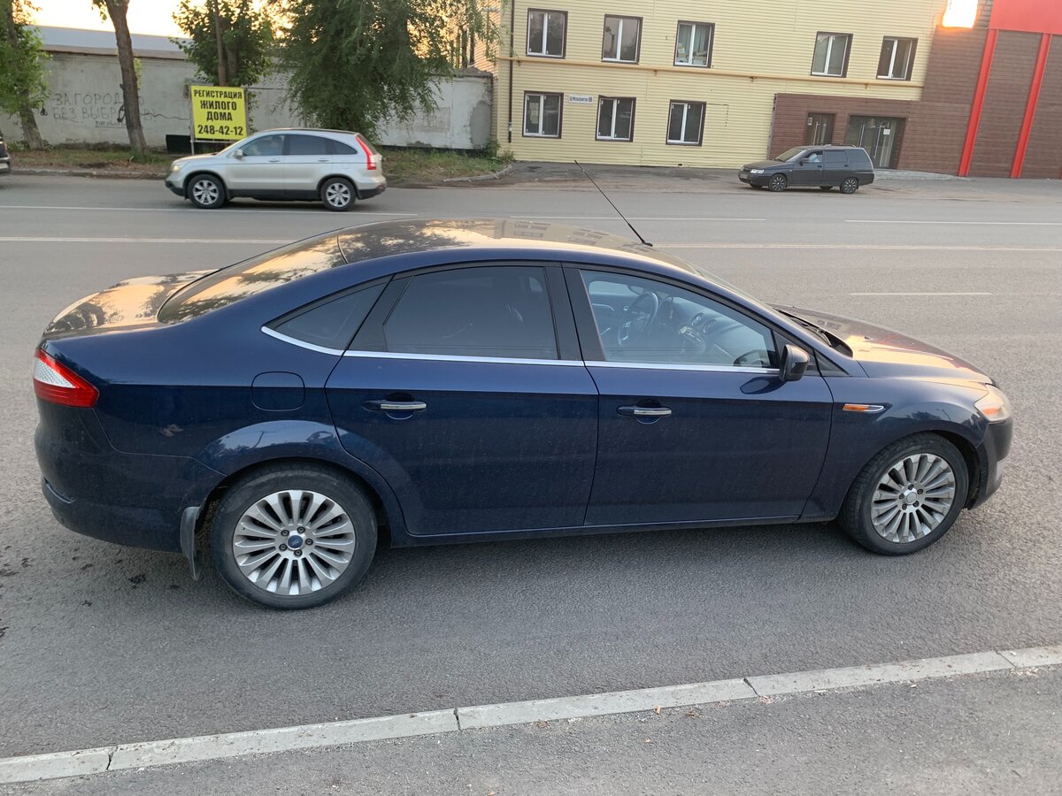 Синий форд мондео