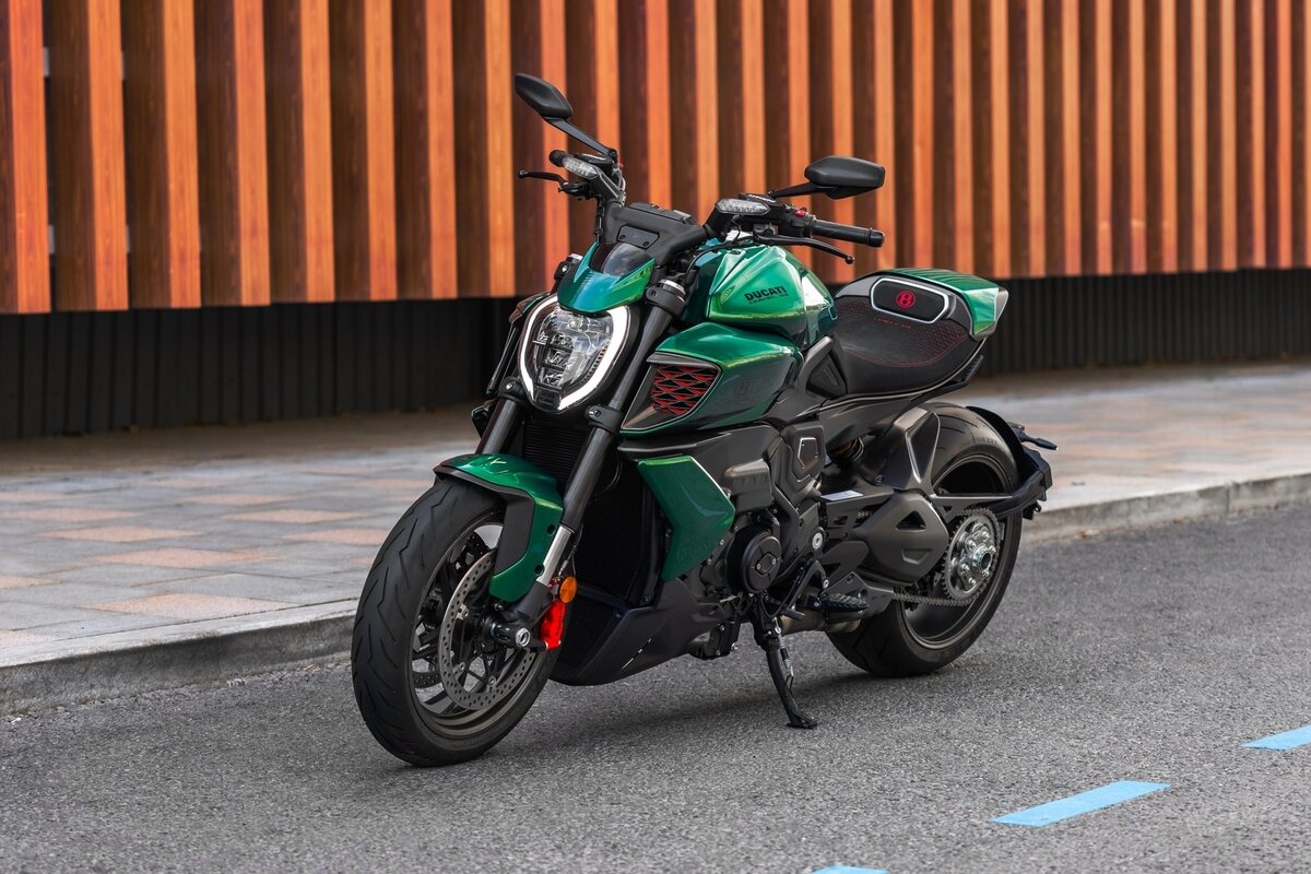 Ducati Diavel V4
