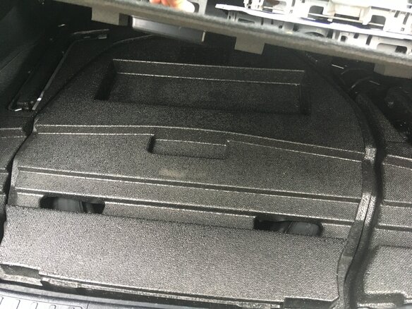 2019 Toyota Prius IV Рестайлинг (XW50), белый, 1799000 рублей - вид 19