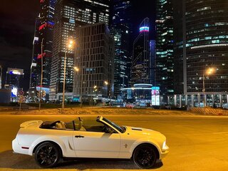 2005 Ford Mustang V, белый, 2800000 рублей, вид 1