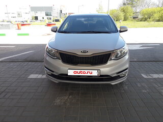 2016 Kia Rio III Рестайлинг, серебристый, 940000 рублей, вид 1