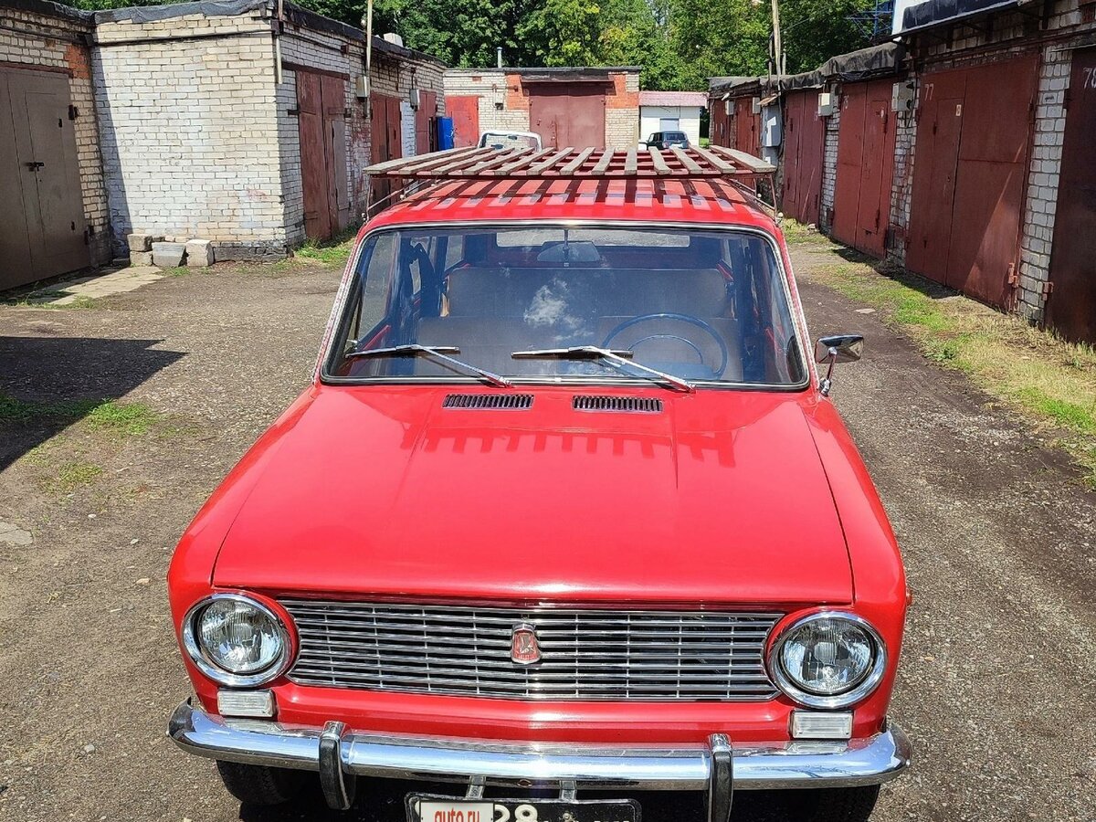 Купить б/у Lada (ВАЗ) 2102 1971-1986 1.2 MT (59 л.с.) бензин механика в  Мытищах: красный Лада 2102 1977 универсал 5-дверный 1977 года по цене 1 500  000 рублей на Авто.ру