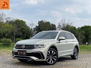 2021 Volkswagen Tiguan L II (China Market), серебристый, 2030000 рублей, вид 1