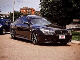 2007 BMW 5 серии 528i V (E60/E61) Рестайлинг, чёрный, 905000 рублей, вид 1