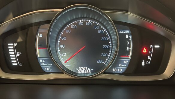 Купить б/у Volvo XC70 II Рестайлинг 2.4d AT (181 л.с.) 4WD дизель ...