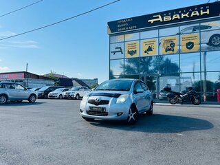 2005 Toyota Vitz II (XP90), серый, 499000 рублей, вид 1