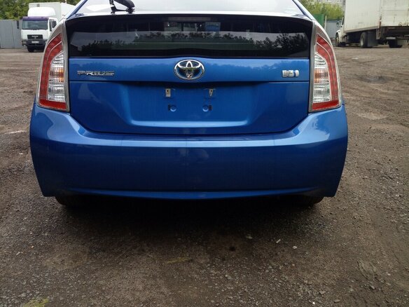 2014 Toyota Prius III Рестайлинг (XW30), синий, 1330000 рублей - вид 11