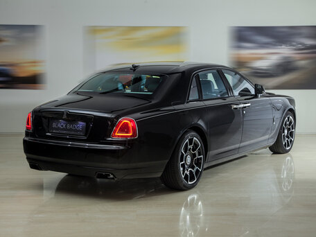 2016 Rolls-Royce Ghost Series 2 Black Badge: роскошь и инновации