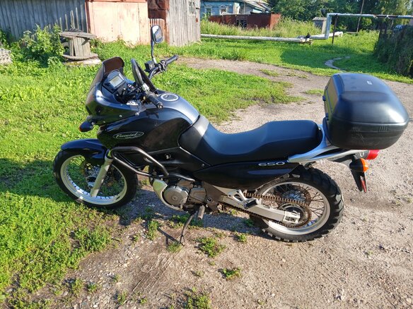 1998 Suzuki XF 650 Freewind, чёрный, 335000 рублей
