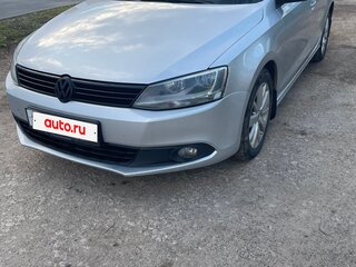 2013 Volkswagen Jetta VI, серебристый, 770000 рублей, вид 1