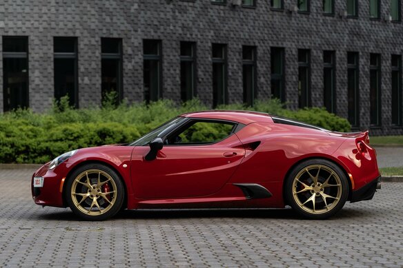 Купить б/у Alfa Romeo 4C 2013-2016 1.8 AMT (240 л.с.) бензин робот в ...