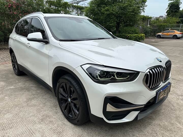 BMW X1 Long 20Li sDrive II (F48) Рестайлинг