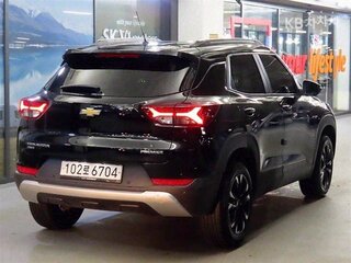 2021 Chevrolet TrailBlazer III, чёрный, 1635010 рублей, вид 4