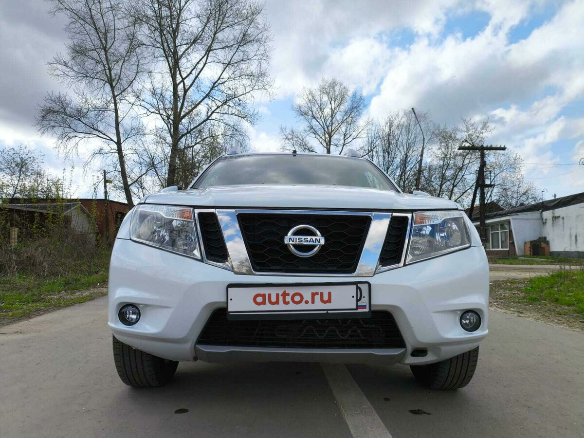Купить б/у Nissan Terrano III (D10) 2.0 AT (143 л.с.) 4WD бензин ...