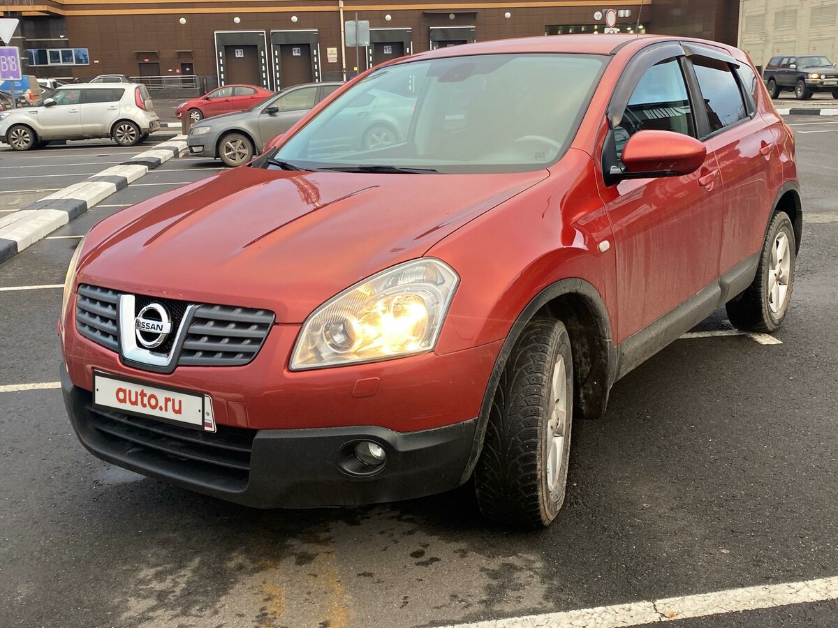 Купить б/у Nissan Qashqai I 2.0 CVT (141 л.с.) 4WD бензин