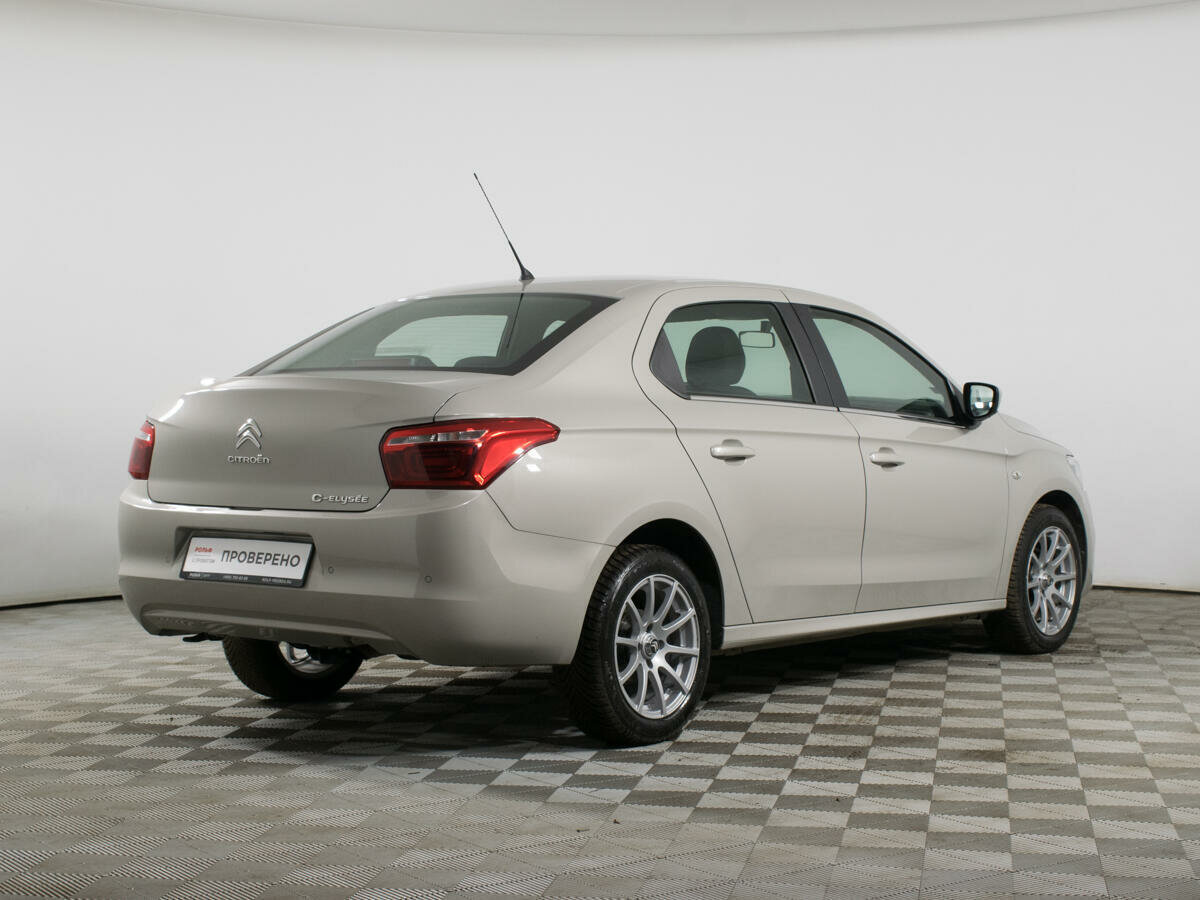 Вместимость и комфортность салона Citroen C-Elysee