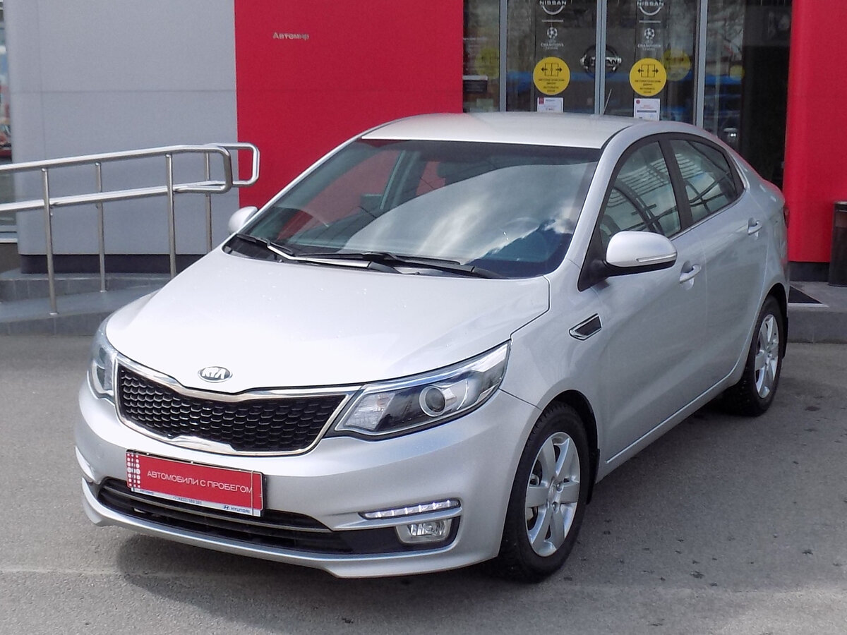 Kia Rio 2015 серебристый