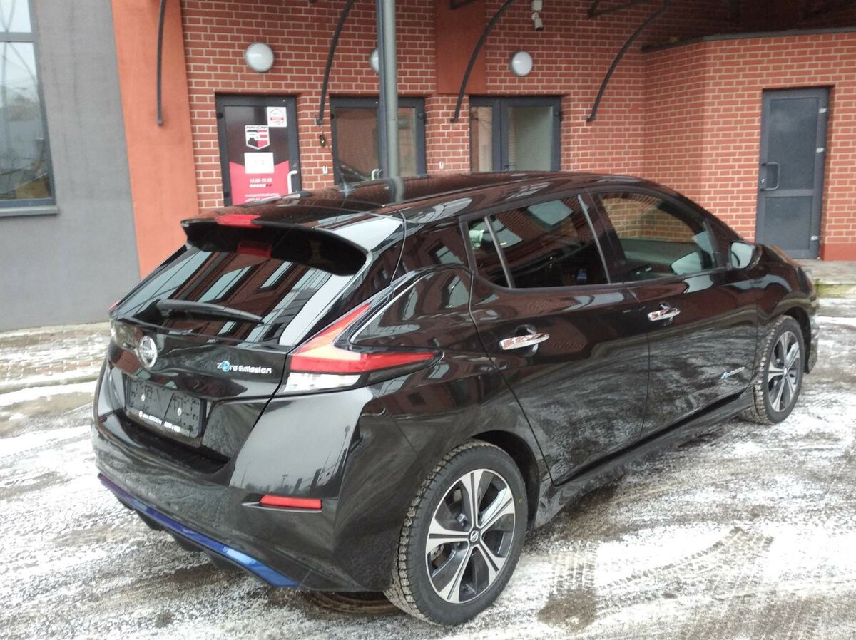 Nissan leaf ii ze1