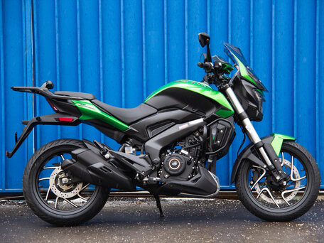 Bajaj Dominar 400 naked bike 2024 520 000