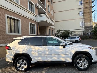 2020 Toyota RAV4 V (XA50), белый, 2900000 рублей, вид 4