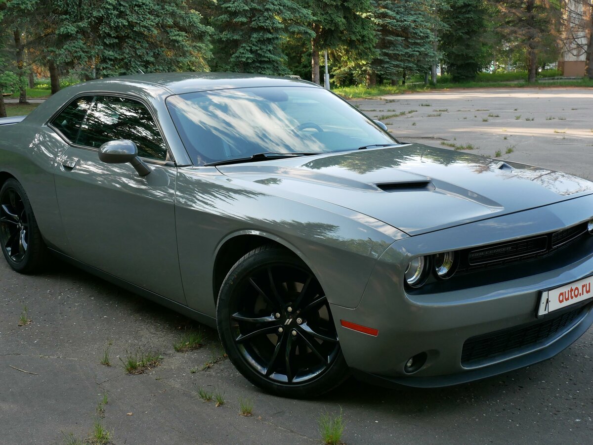 Dodge Challenger 2018 серый