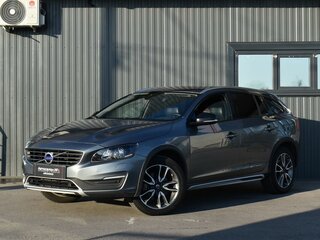 2017 Volvo V60 Cross Country I, серый, 1749999 рублей, вид 1