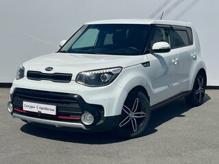 2017 Kia Soul II Рестайлинг, белый, 1040000 рублей, вид 1