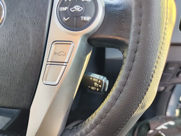 2013 Toyota Prius III Рестайлинг (XW30), голубой, 1050000 рублей - вид 18