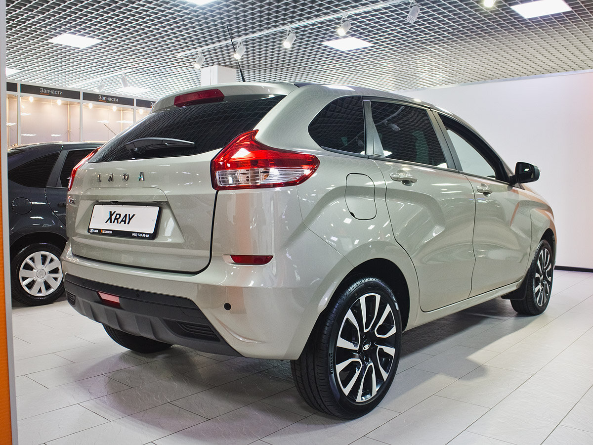 LADA XRAY на Stance. Представлен кроссовер с модным тюнингом