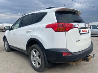 2014 Toyota RAV4 IV (XA40), белый, 1800000 рублей, вид 1