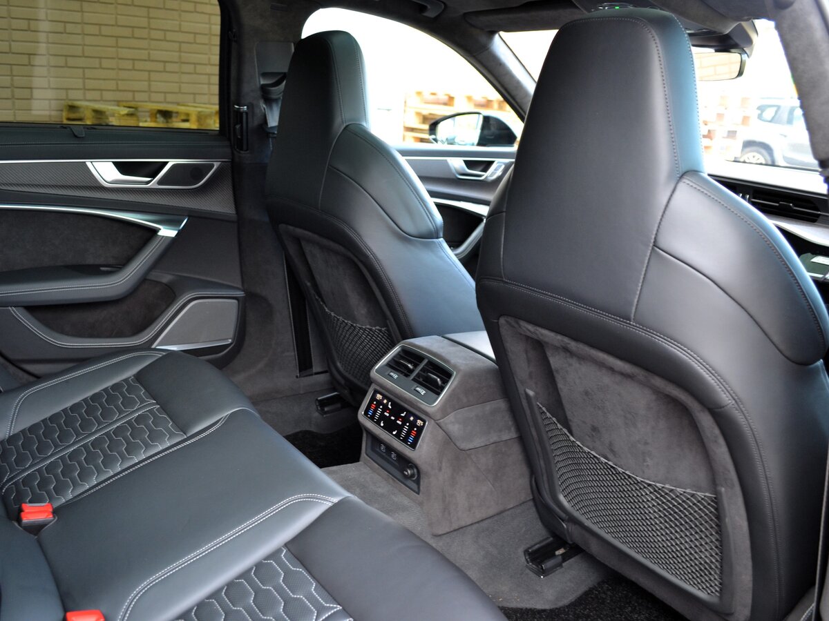 AUDI RS6 - фото 14