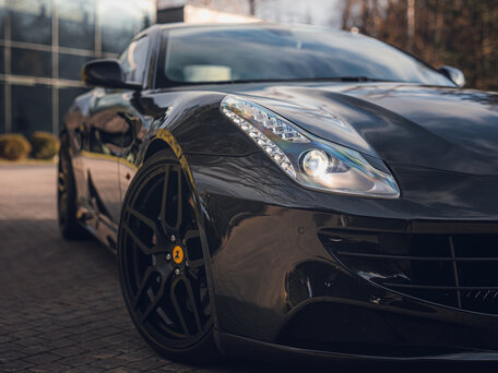 2012 Ferrari FF Novitec Rosso - роскошный и мощный спортивный автомобиль