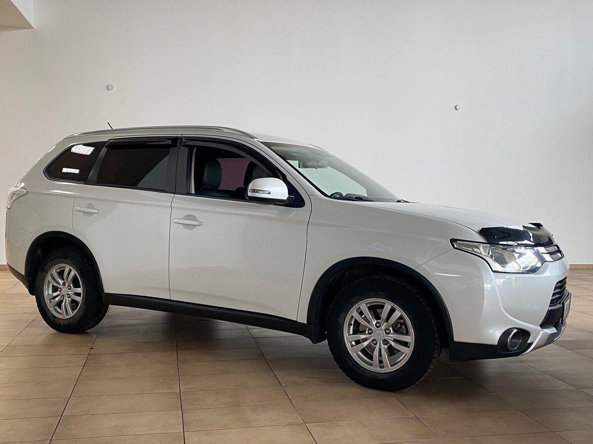 Купить б/у Mitsubishi Outlander III Рестайлинг 2.0 CVT (146 л.с.) 4WD ...