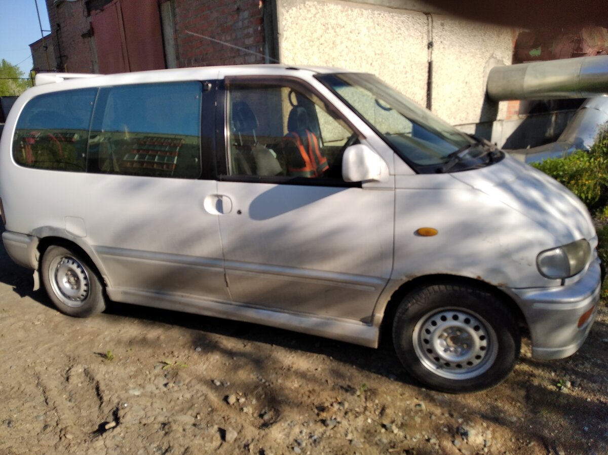 Купить б/у Nissan Serena I (C23) 2.0d AT (97 л.с.) дизель