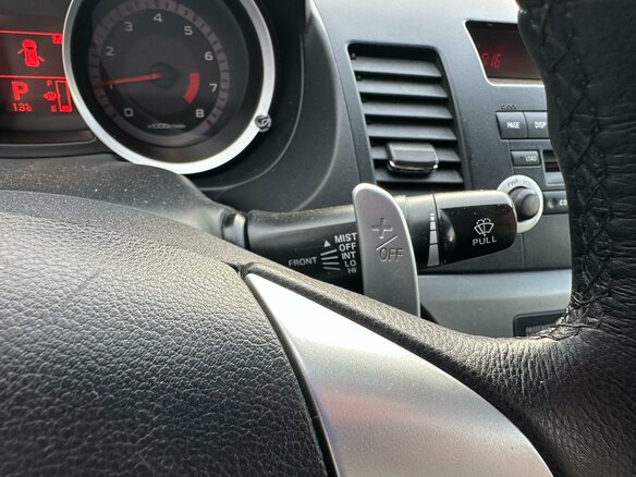 2007 Mitsubishi Lancer X, бежевый, 700000 рублей - вид 13