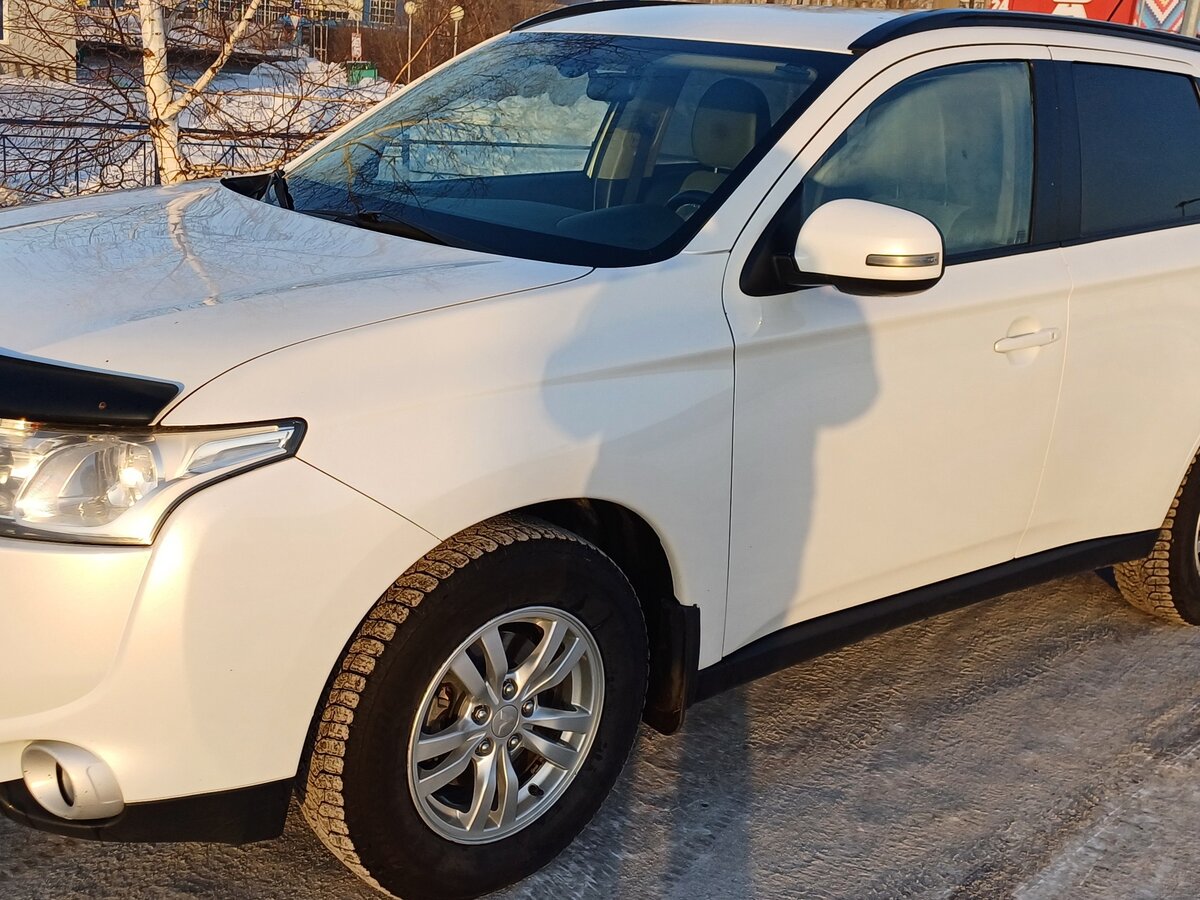 Купить б/у Mitsubishi Outlander III 2.4 CVT (167 л.с.) 4WD бензин ...
