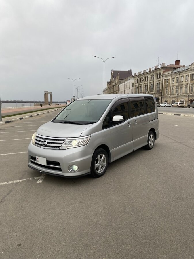 Купить б/у Nissan Serena III (C25) 2.0 CVT (129 л.с.) 4WD бензин ...