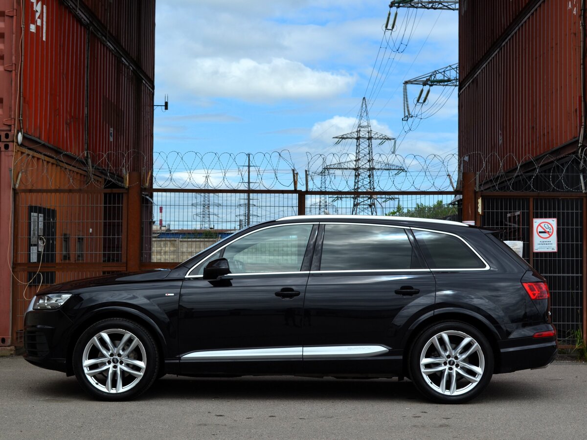 AUDI Q7 - фото 4