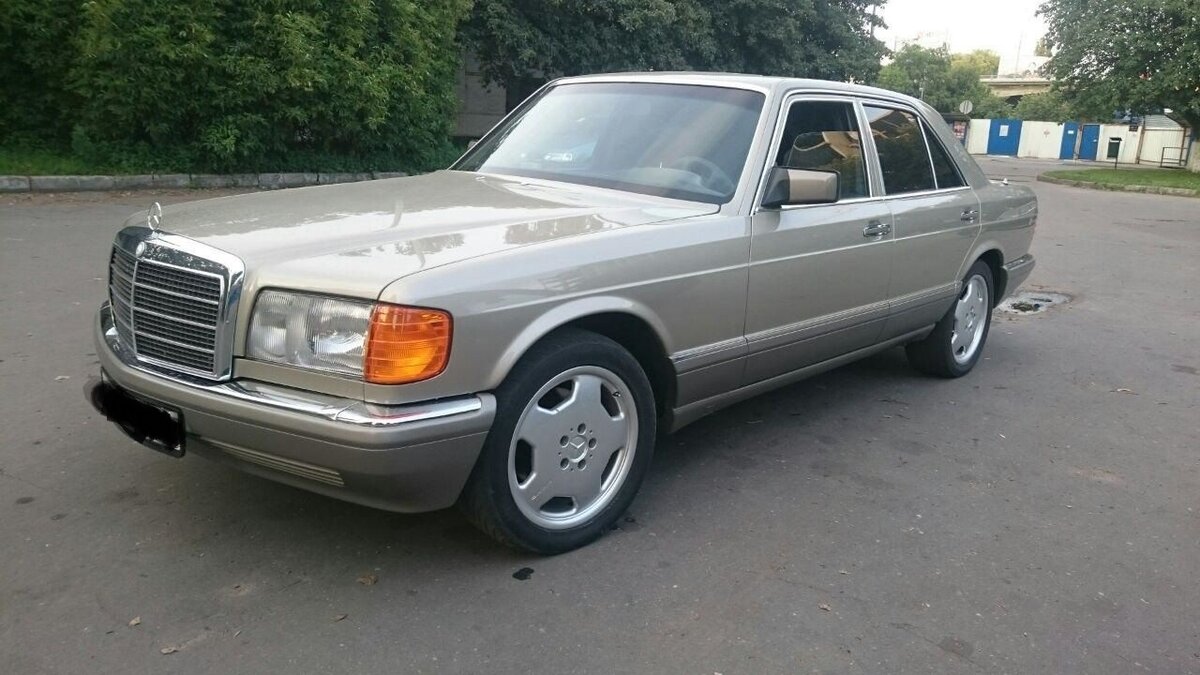 Автомобиль мерседес w126