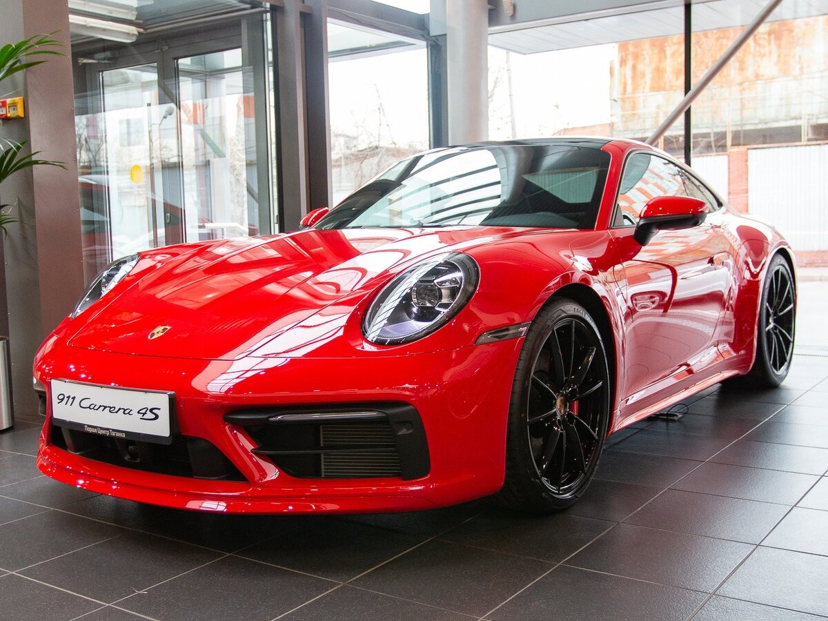 Porsche 911 красный