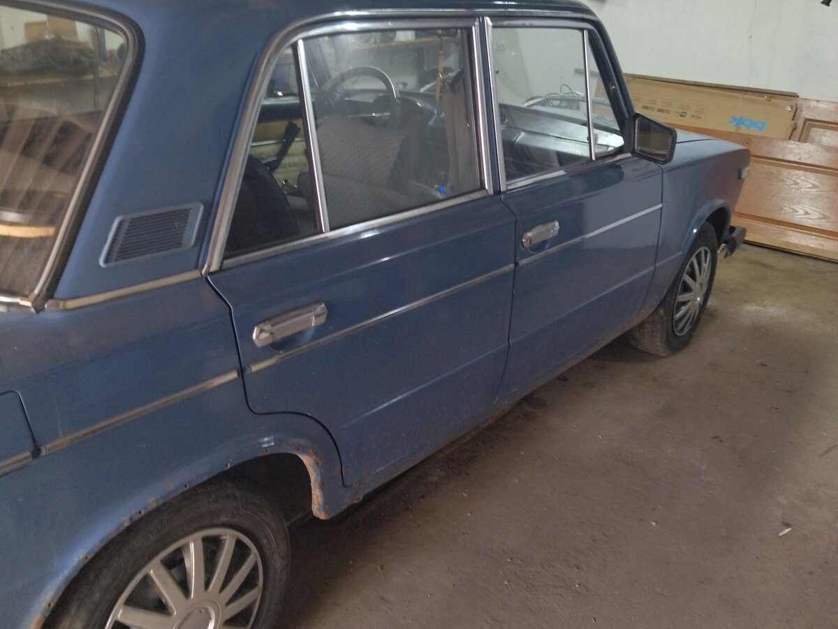 Авто в красном куте