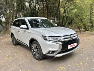 2015 Mitsubishi Outlander III Рестайлинг 2, белый, 2100000 рублей, вид 1