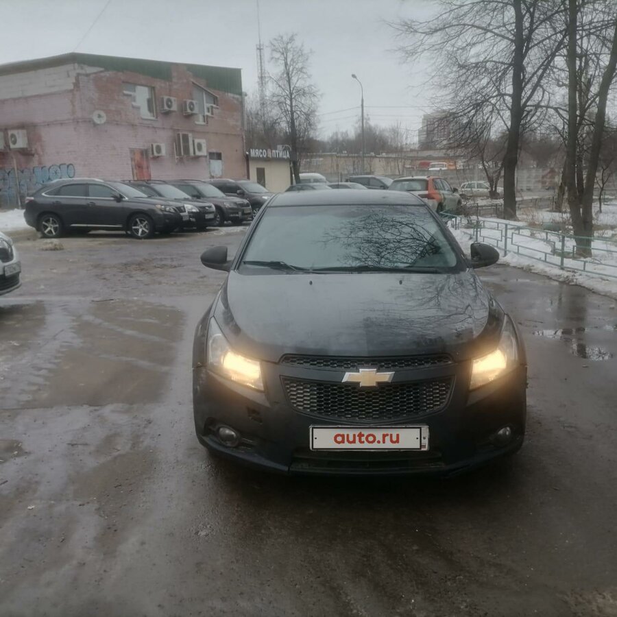 Шевроле круз хэтчбек черный